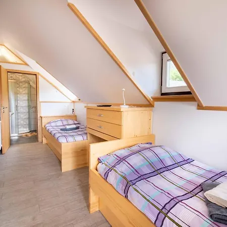 & Pristov * Zirovnica