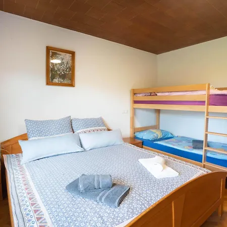 アパート & Pristov *