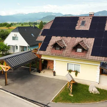 Lejlighed & Pristov Zirovnica