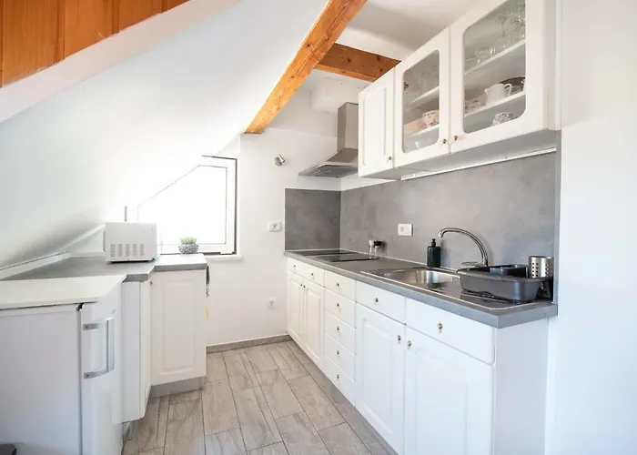 & Pristov Apartment Zirovnica